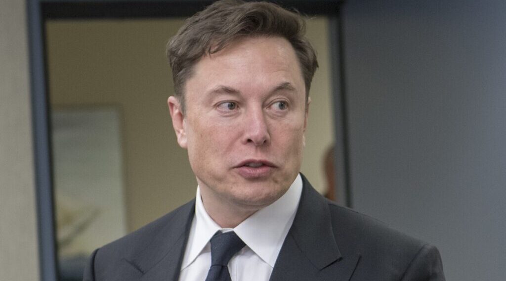 Wall Street Journal: Musk è segretamente in contatto con Putin