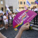 SIAMO FAMIGLIE NON SIAMO REATI MANIFESTAZIONE DELLE FAMIGLIE ARCOBALENO AL PANTHEON VENTAGLIO