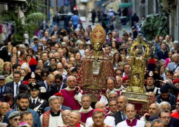 Il Miracolo del Sangue di San Gennaro: Tra Paganesimo e Cristianesimo  