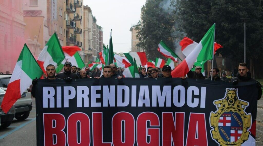 Zecche comuniste e camicie nere: il muro crollato in Germania nell’89 rispunta in Italia?