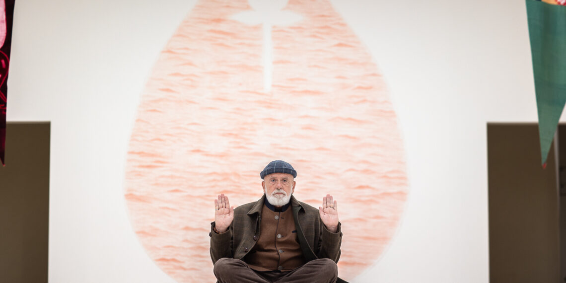 A Roma una mostra dedicata Francesco Clemente . Anima Nomade: Il suo linguaggio è fortemente influenzato dalla letteratura e dalla poesia le sue immagini sono simboliche e metaforiche