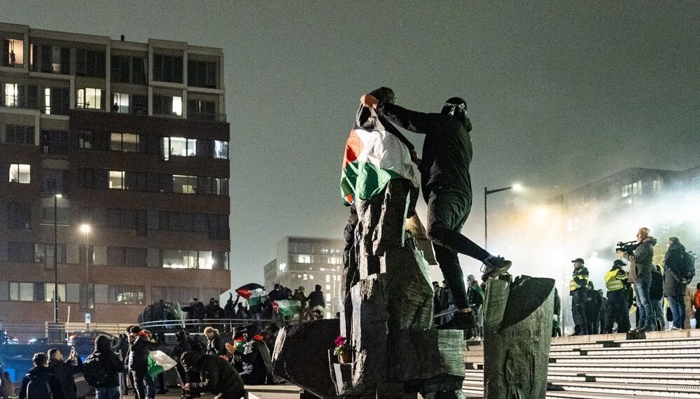 Ajax-Maccabi, Amnesty International: «L’odio si ferma con il cessate il fuoco in Medio Oriente»