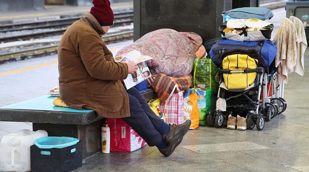 New York toglie ai migranti le carte prepagate per la spesa
