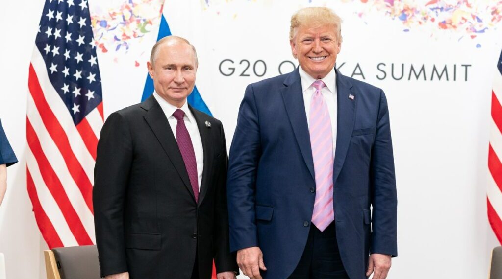 Trump ha «consigliato» a Putin di frenare l’escalation in Ucraina. Ma la Russia smentisce