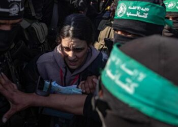 Gaza, Hamas libera altri ostaggi. Tel Aviv rilascerà 110 prigionieri palestinesi