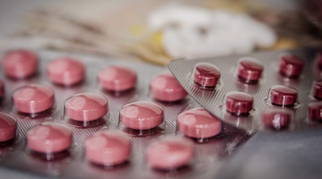 Sicurezza stradale tra nuovo codice e terapie: come funziona con i farmaci?