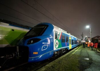 Arriva il primo treno a idrogeno d’Italia, correrà in Valcamonica