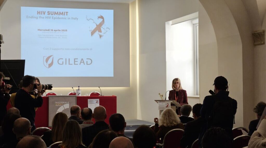 In Italia 140mila persone con l’Hiv, nel 2023 ci sono state oltre 2.300 nuove diagnosi