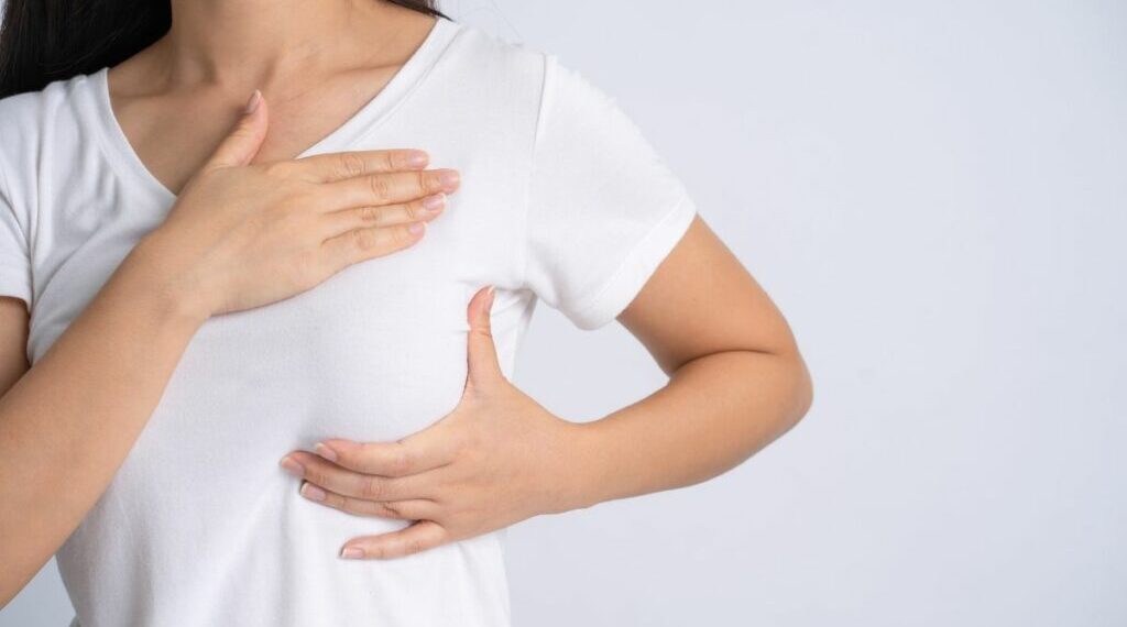 Dai mammografi all’assenza di rete alle donne giovani: tutto quello che non va nello screening al seno
