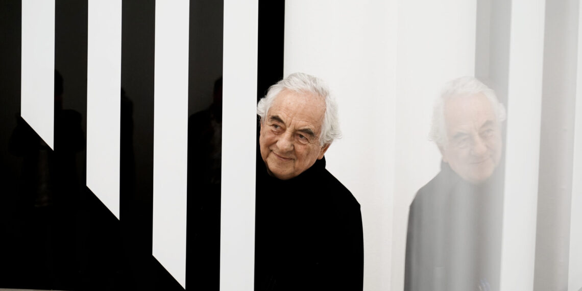 A  Pistoia una mostra dedicata a Daniel Buren:  Fare, Disfare, Rifare. Lavori in situe situati 1968-2025 Uno degli Artisti più Autorevoli della scena artistica internazionale