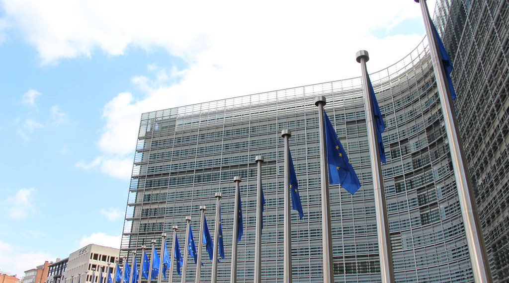 La Commissione Ue corregge il Financial Times sui dazi: «Non c’è nessun accordo da 50 miliardi con Washington»