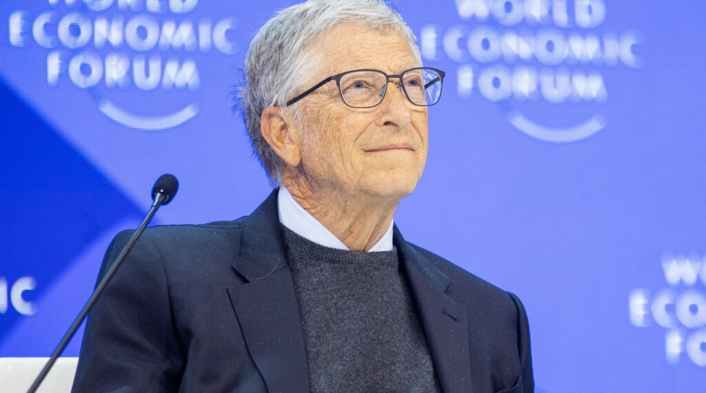 Bill Gates donerà 200 miliardi di dollari entro il 2045: «Non voglio morire ricco»