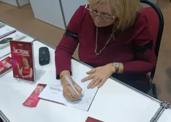 Mónica Reta al Salone del Libro 2025: firme di copie e incontri che hanno lasciato il segno